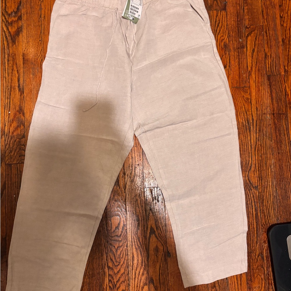 Woman’s linen blend pants